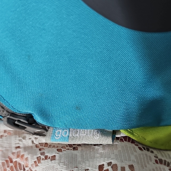 Goldbug Dinosaur Themed Backpack with Safety Harness - Picture 4 of 6